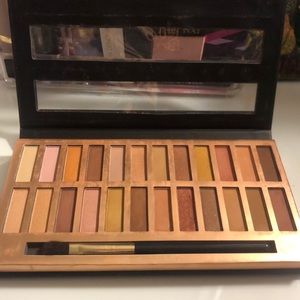 MB Beyond Bare Eyeshadow Palette